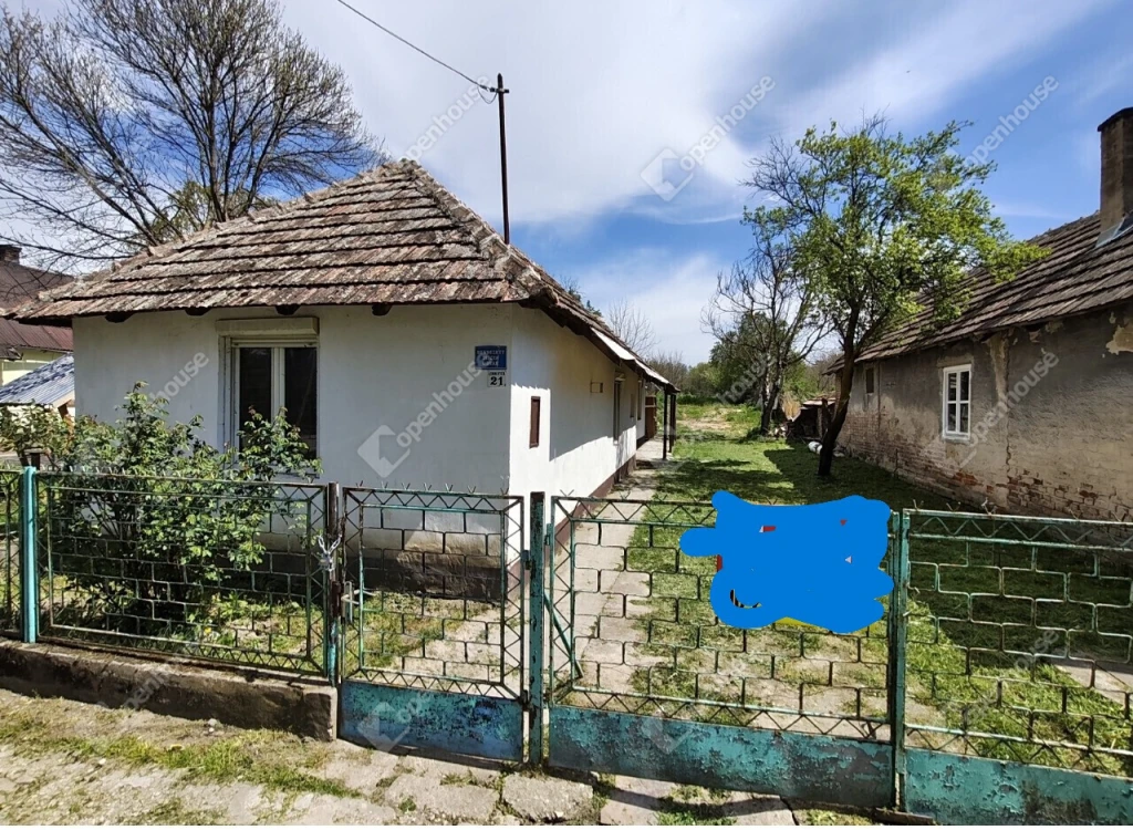 Azonnal költözhető családi otthon remek lehetőségekkel Lábodon!
