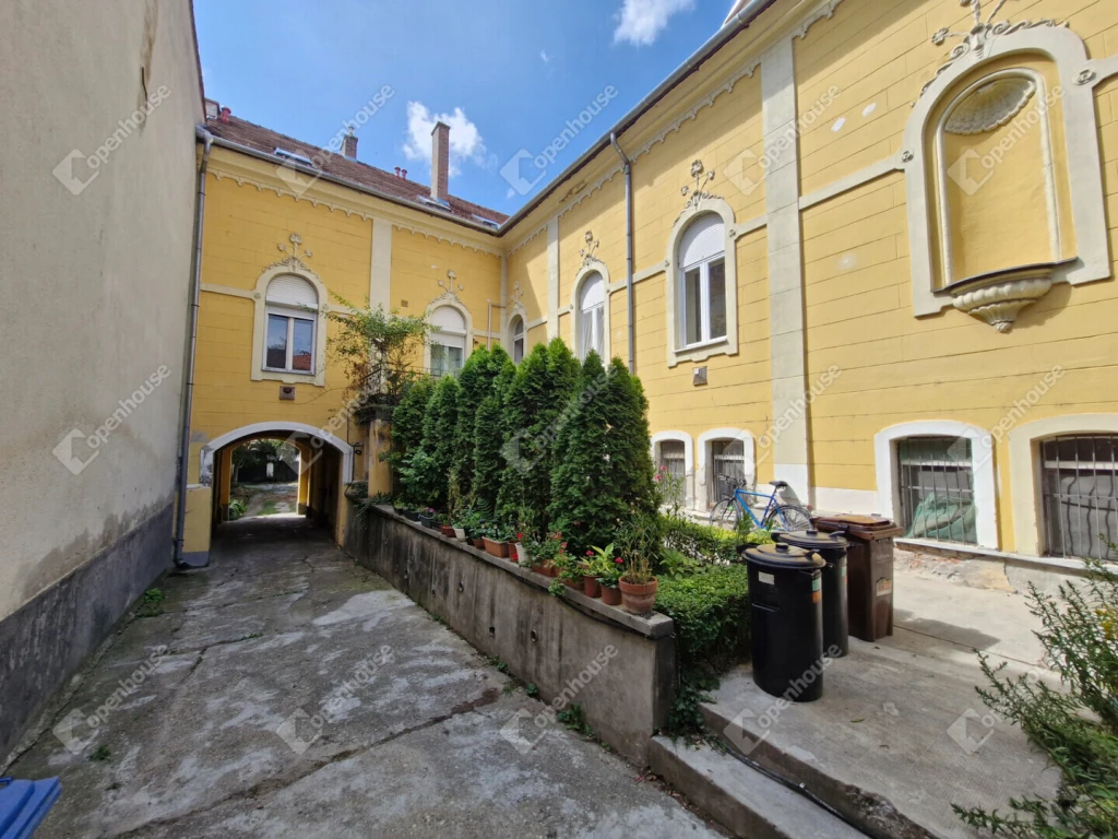 Történelem és potenciál: 39 m², ami csak Önre vár!