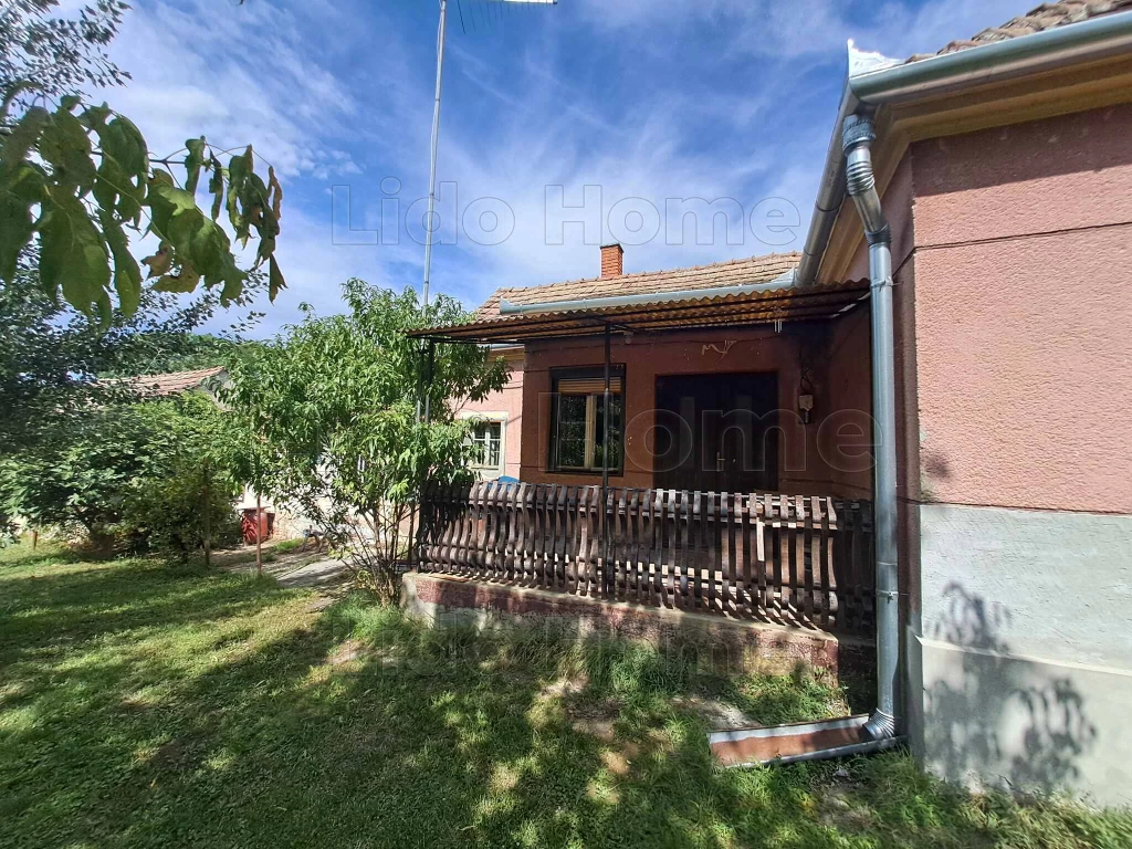Természetközeli otthon lehetősége: ház és nagy telek Balatonmagyaródon