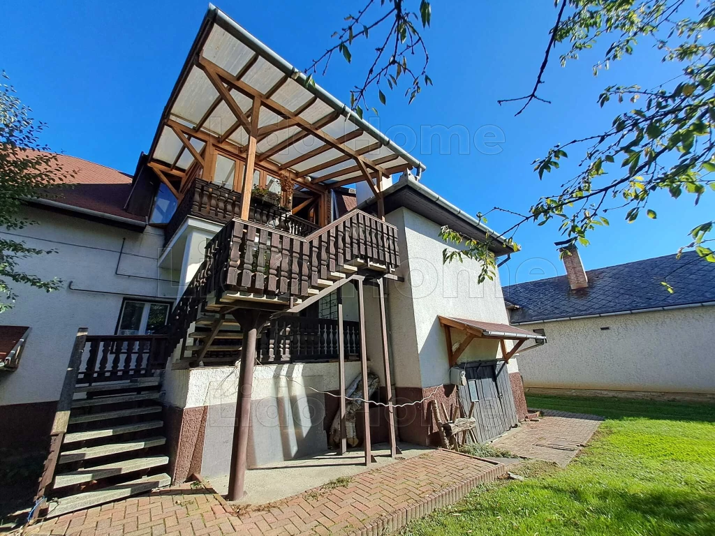 Eladó kétszintes családi ház Lentiben