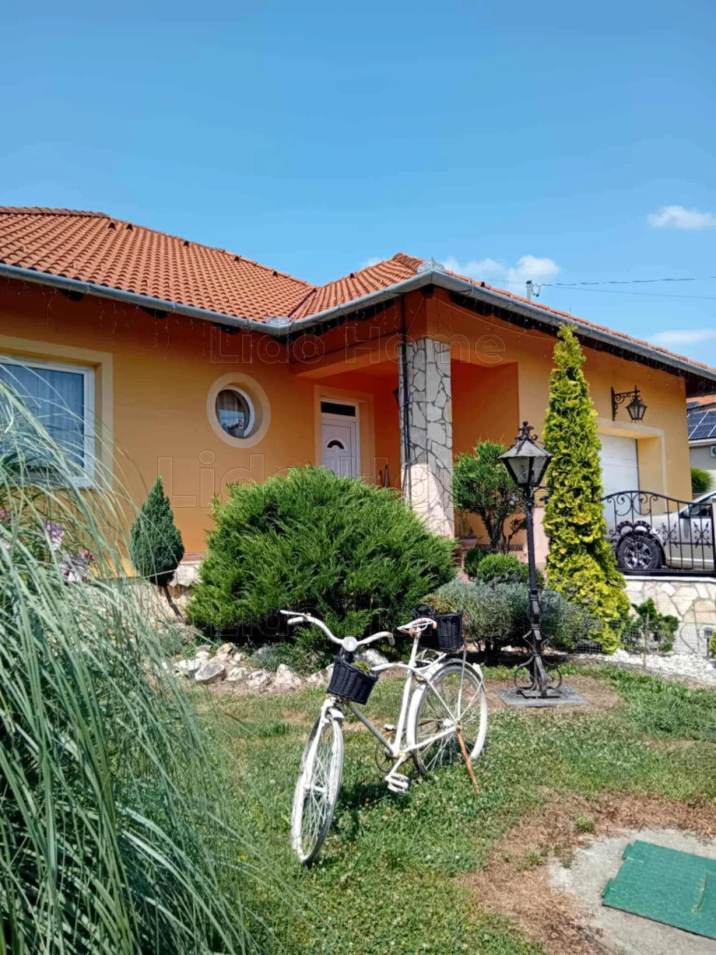 Eladó Nagykanizsától 8 km-re Nagyrécse kedvelt újépítési részén egy mediterrán stílusú családi ház