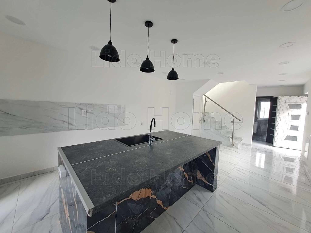 ÚJ ÉPÍTÉSŰ, KÉTSZINTES CSALÁDI HÁZ ELADÓ KÉTHELYEN – BALATON KÖZELÉBEN