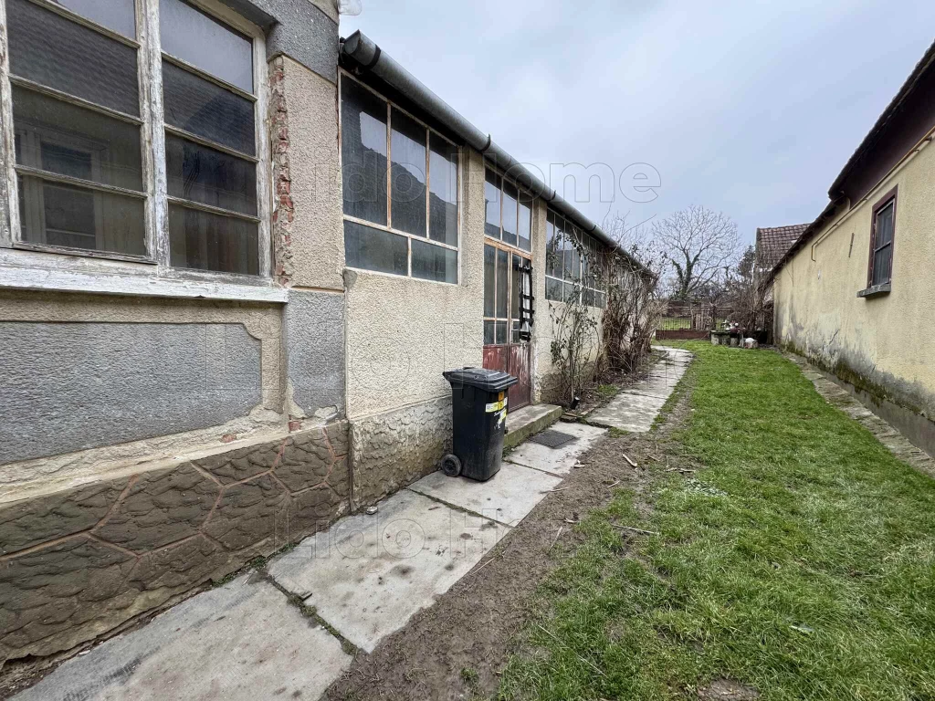 Kétgenerációs családi ház TÓTSZERDAHELY - rengeteg lehetőséggel