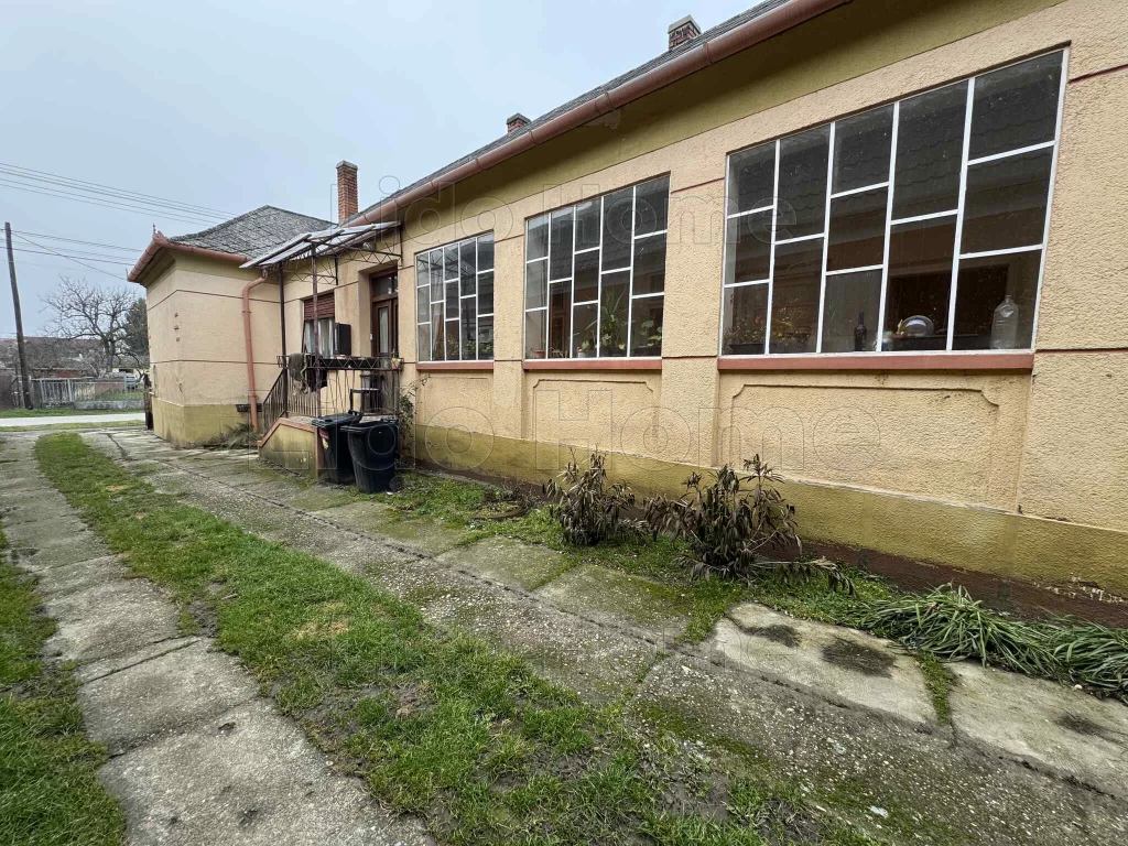 Kiváló lehetőség Tótszerdahely központjában eladó családi ház