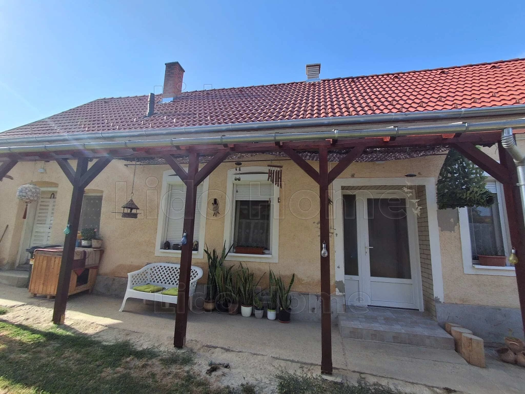 Eladó családi ház Kacorlakon