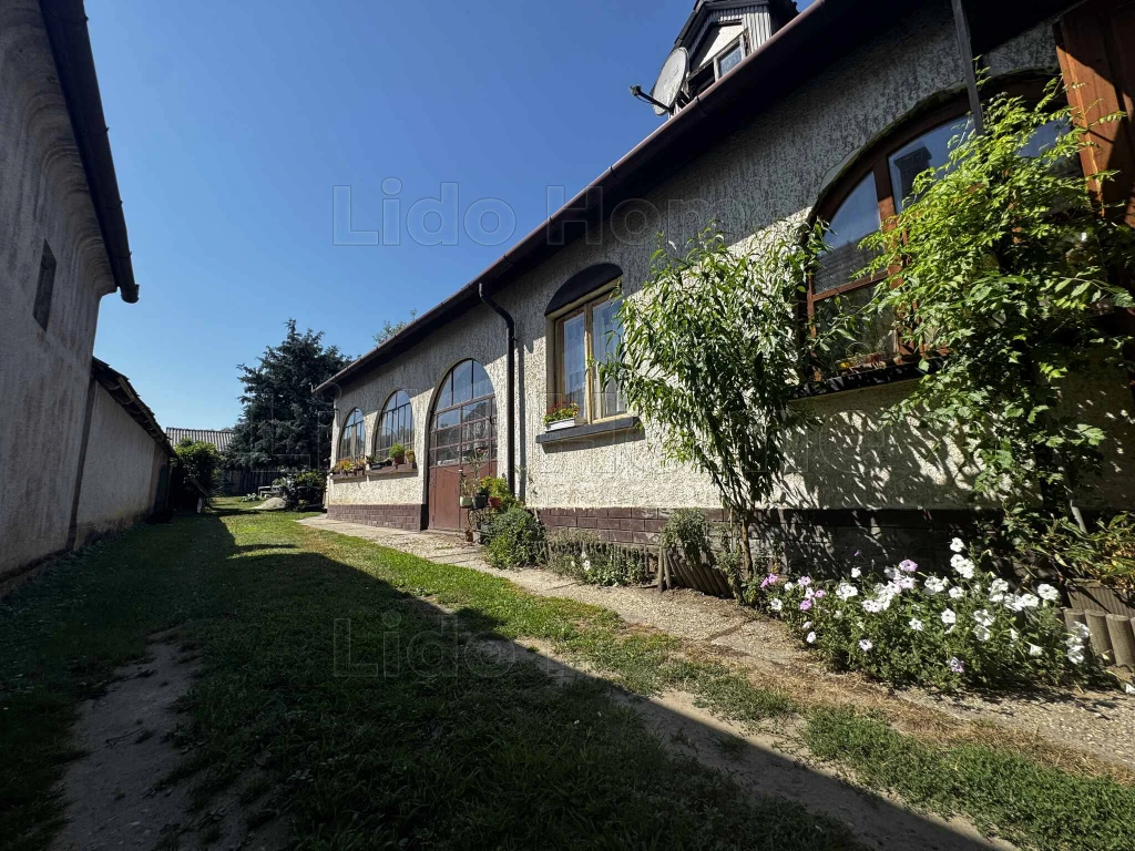 Fityeház csendes részén eladó egy 115m2-es családi ház