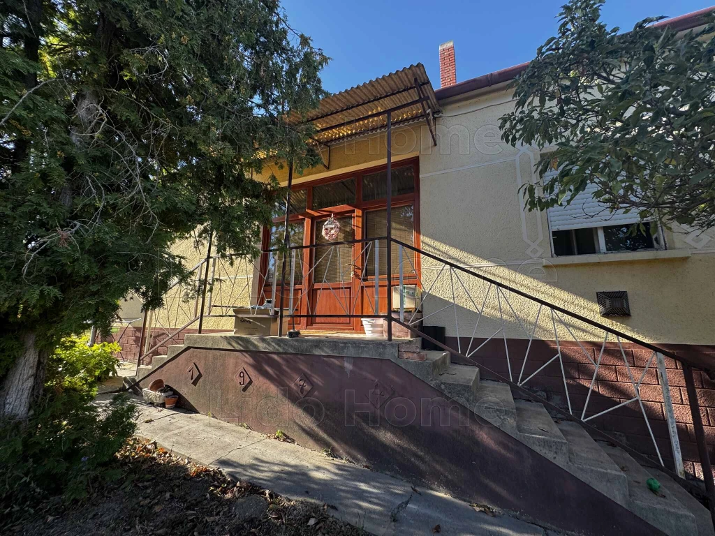 RÉSZBEN FELÚJÍTOTT, 3 HÁLÓSZOBÁS CSALÁDI HÁZ 2000 M²-ES TELKEN GALAMBOKON!
