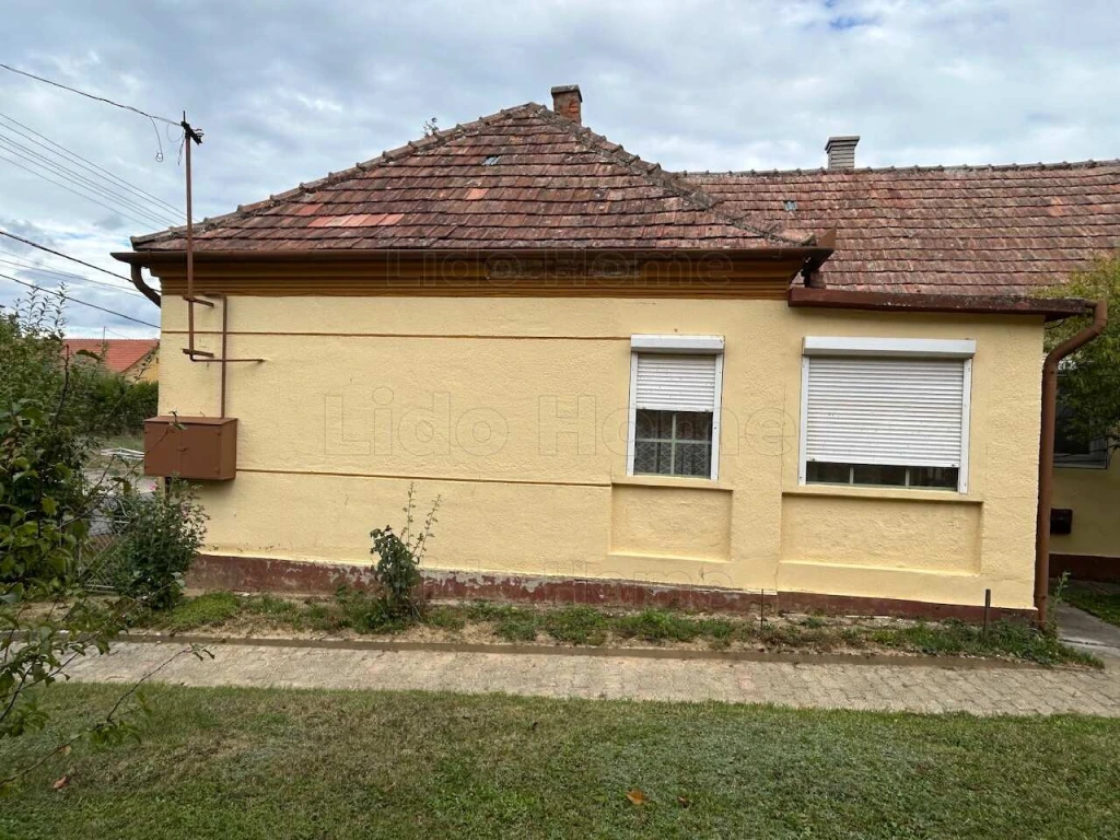 ELADÓ Becsehelyen felújítandó, de jó adottságú 100m2-es családi ház - 1351 m²-ES TELEK - RENGETEG LEHETŐSÉG!