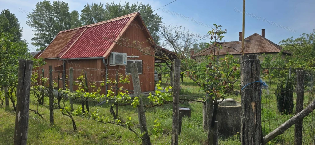 Cserkeszőlőn eladó kert, 27 m2-es házzal