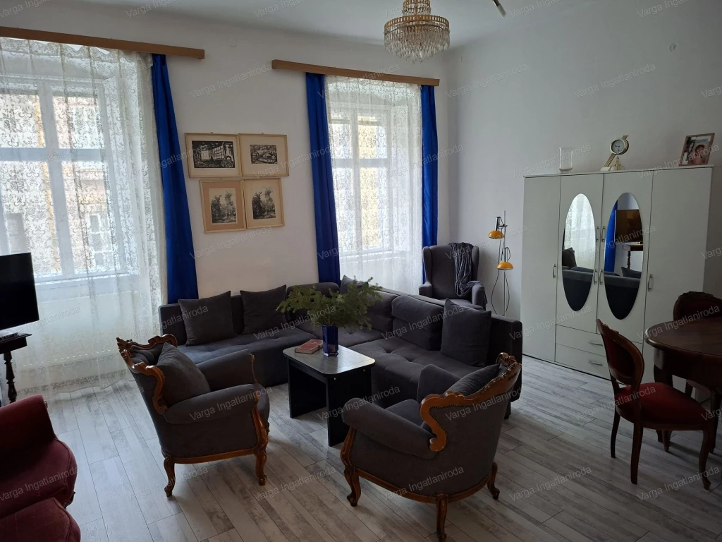 c3-1-name c2-19-name, Sopron, Belváros