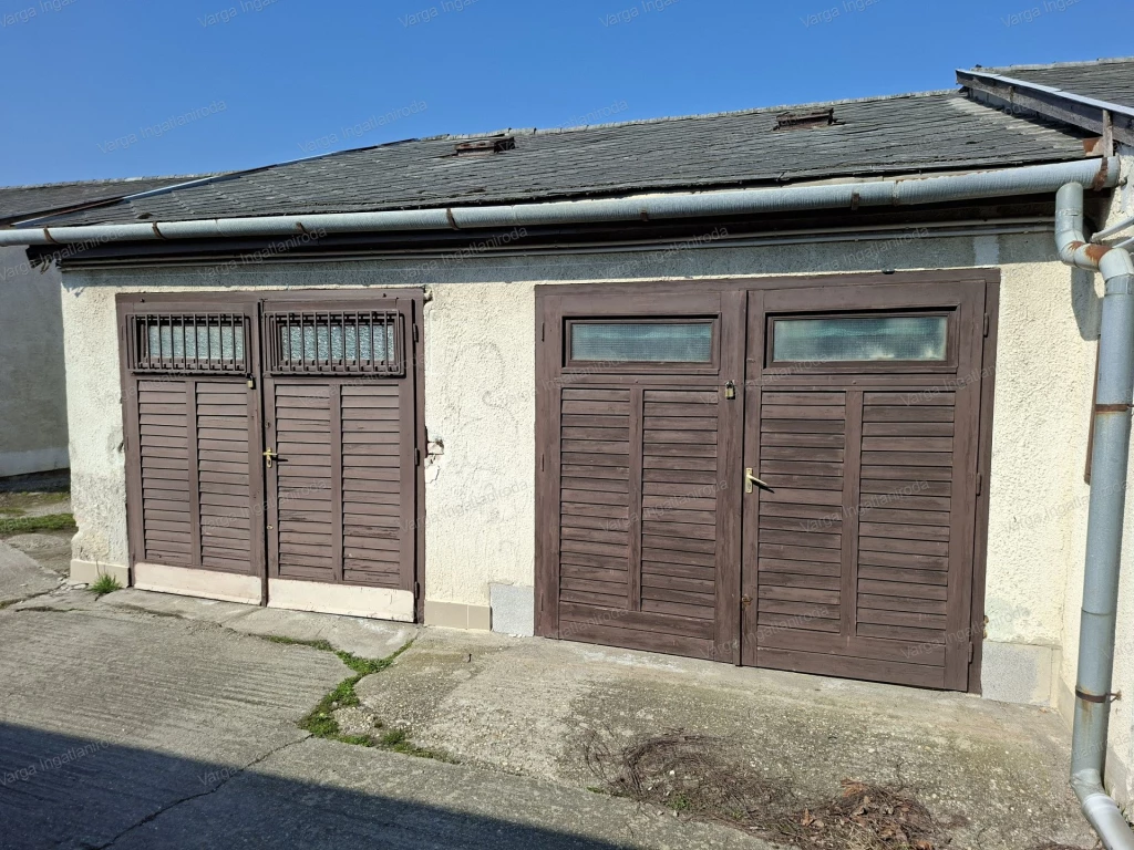 For sale detached garage, Sopron