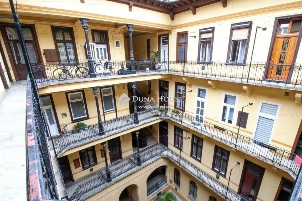 Eladó lakás, Budapest 7. ker. 3.emelet, 3 szoba, 70m2.