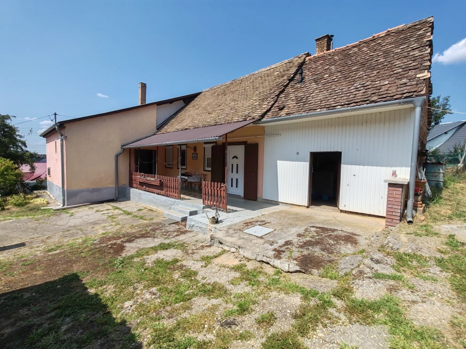 For sale house, Cikó