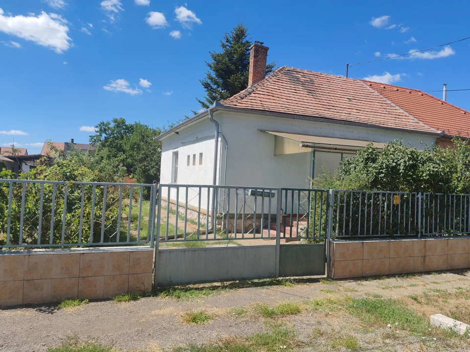 For sale house, Nagymányok