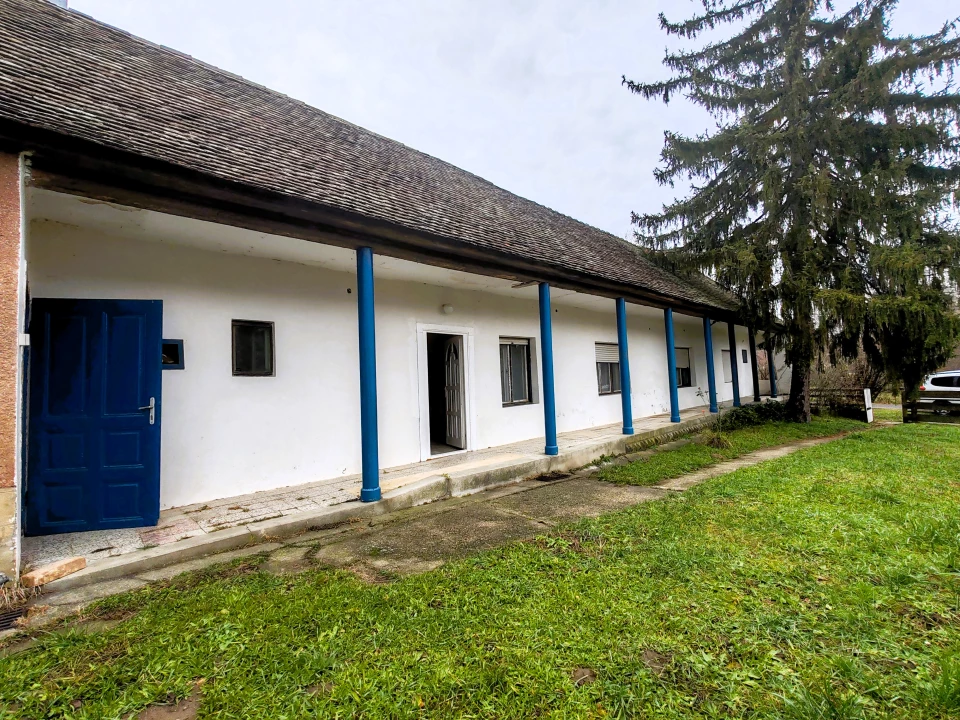 Eladó családi ház, Bikal