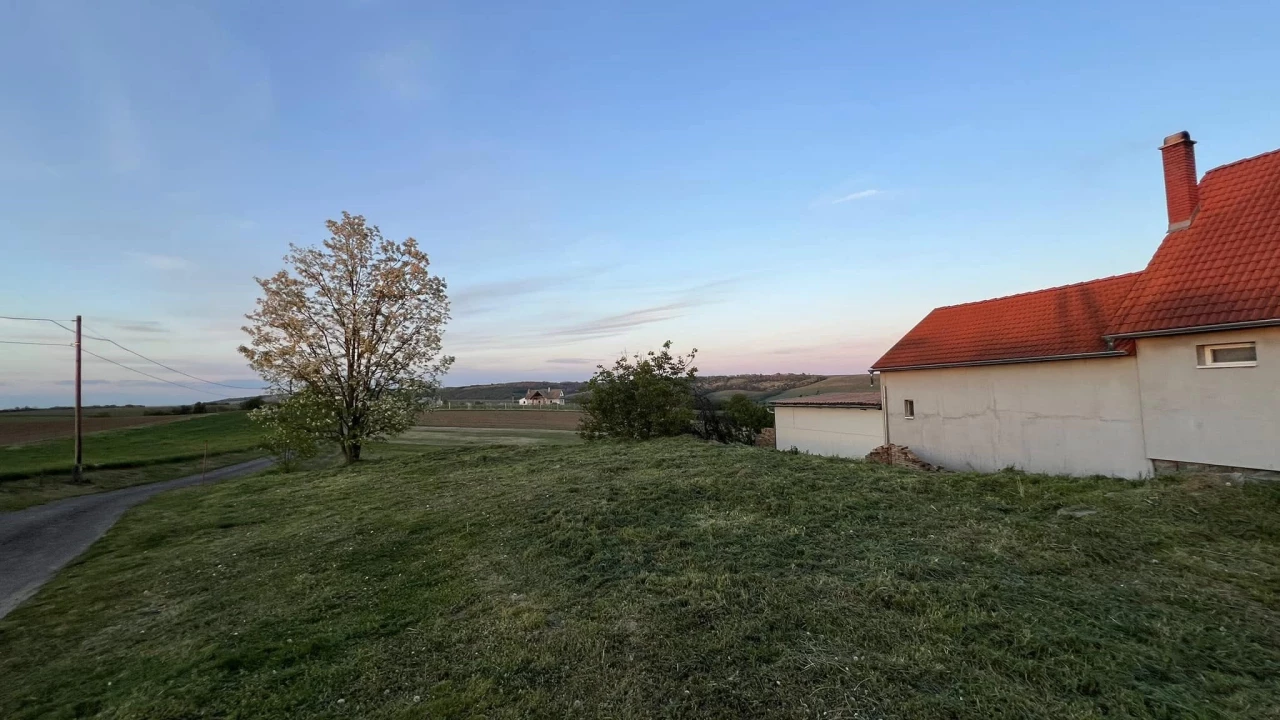 Eladó építési telek, Bonyhád