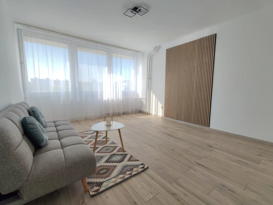 Eladó téglalakás, Szekszárd