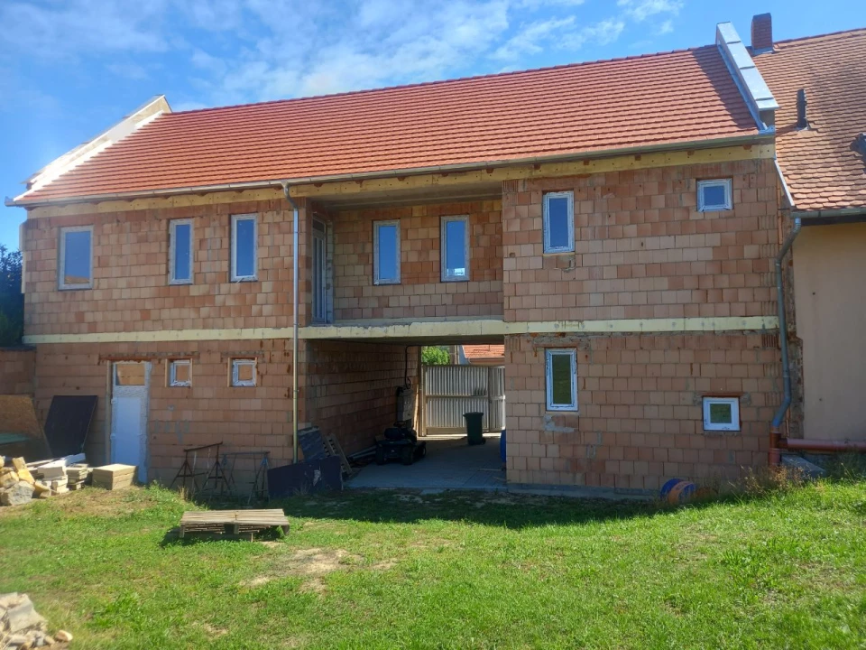 For sale brick flat, Bonyhád