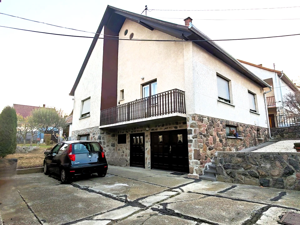Eladó családi ház, Bonyhád