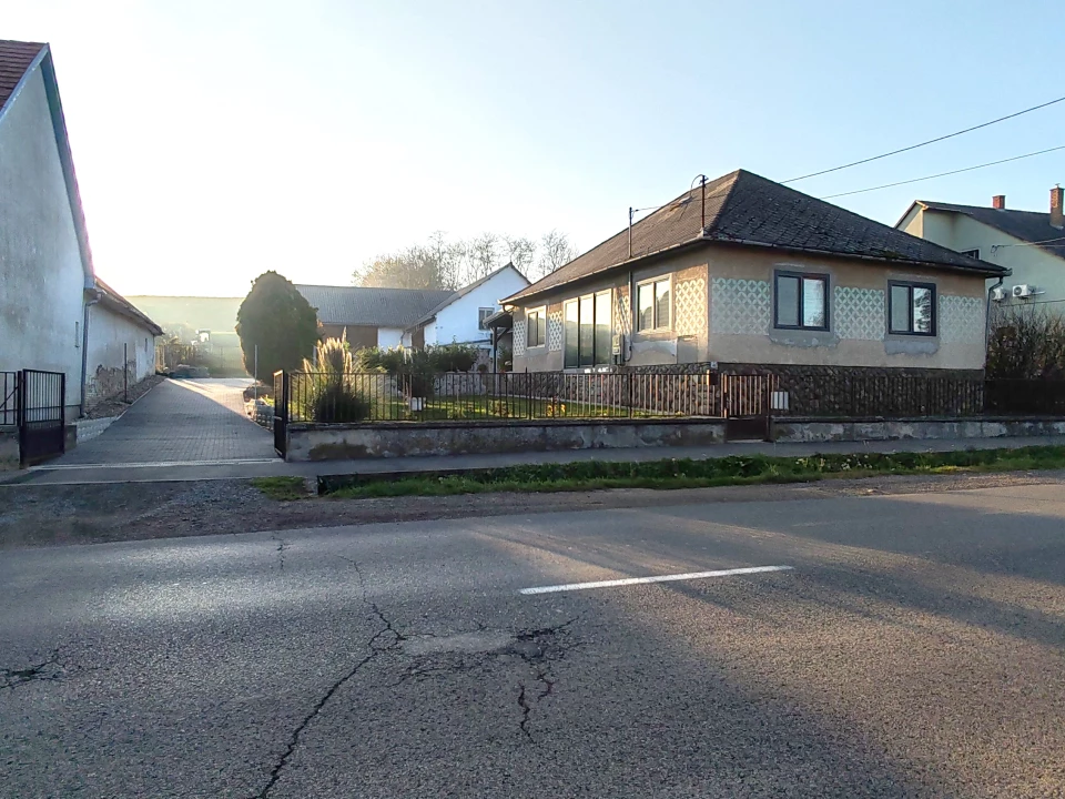 Eladó családi ház, Zomba