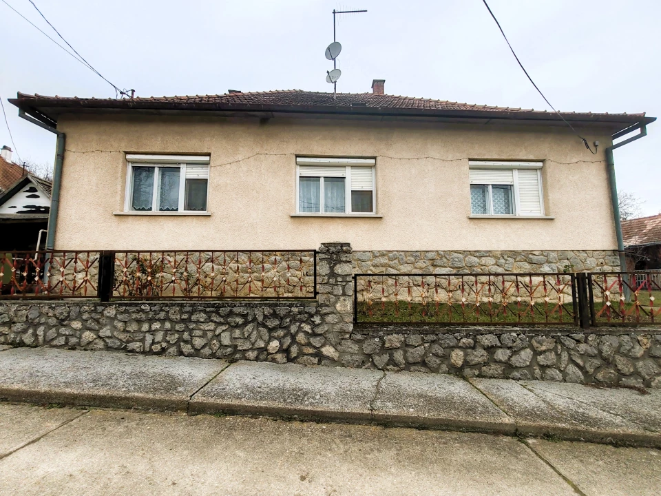 For sale house, Kismányok