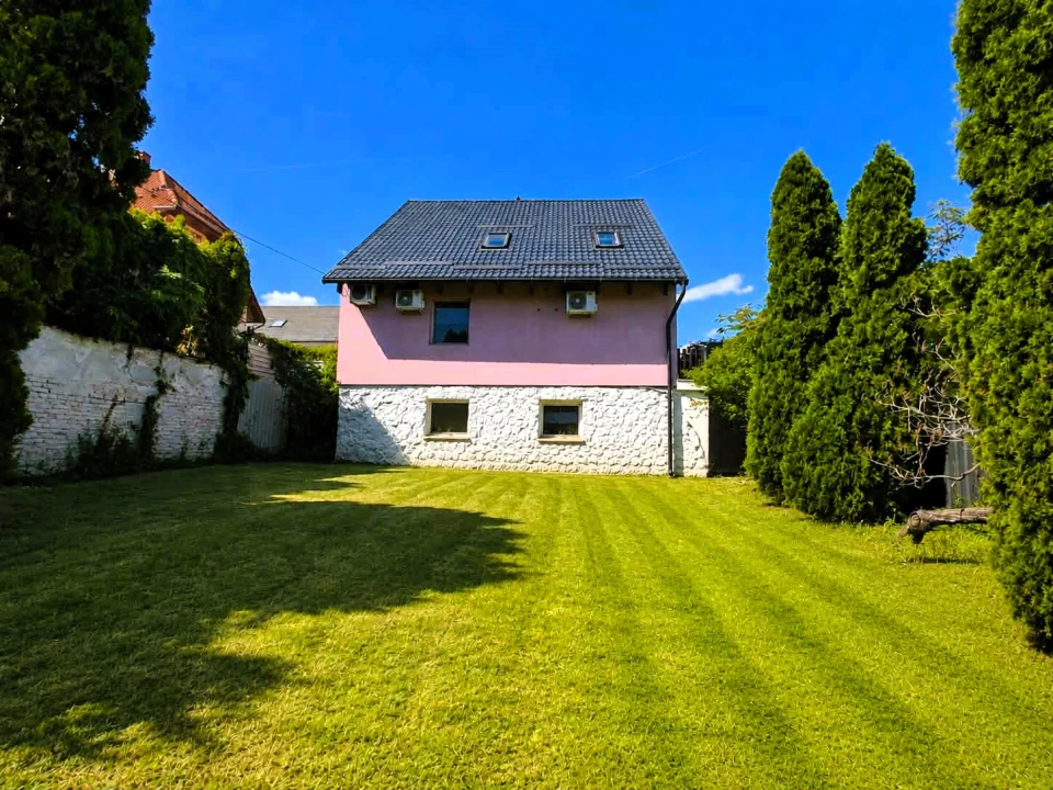 Eladó családi ház, Szekszárd