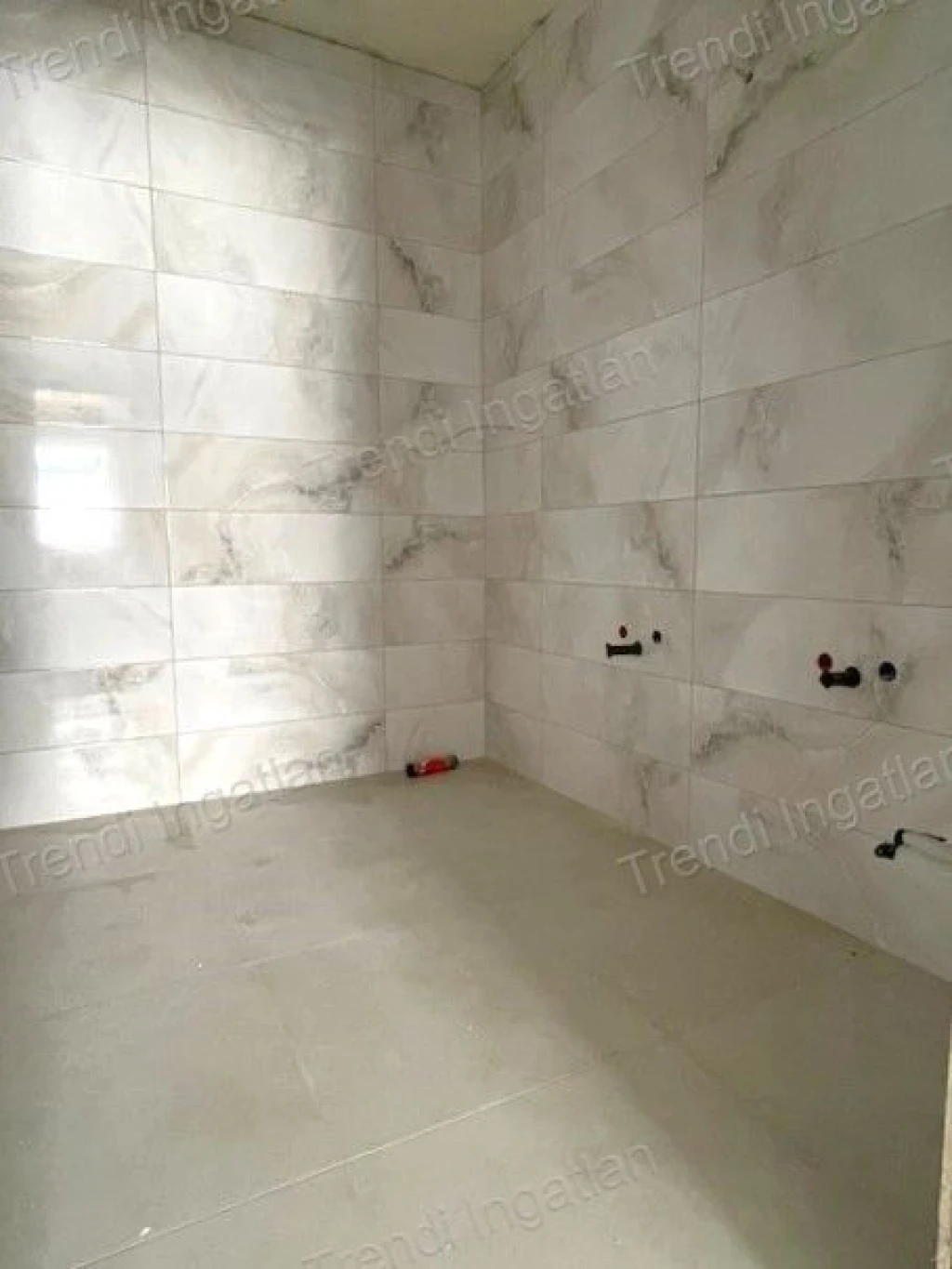 Kulcsrakész nappali + 3 szobás lakás