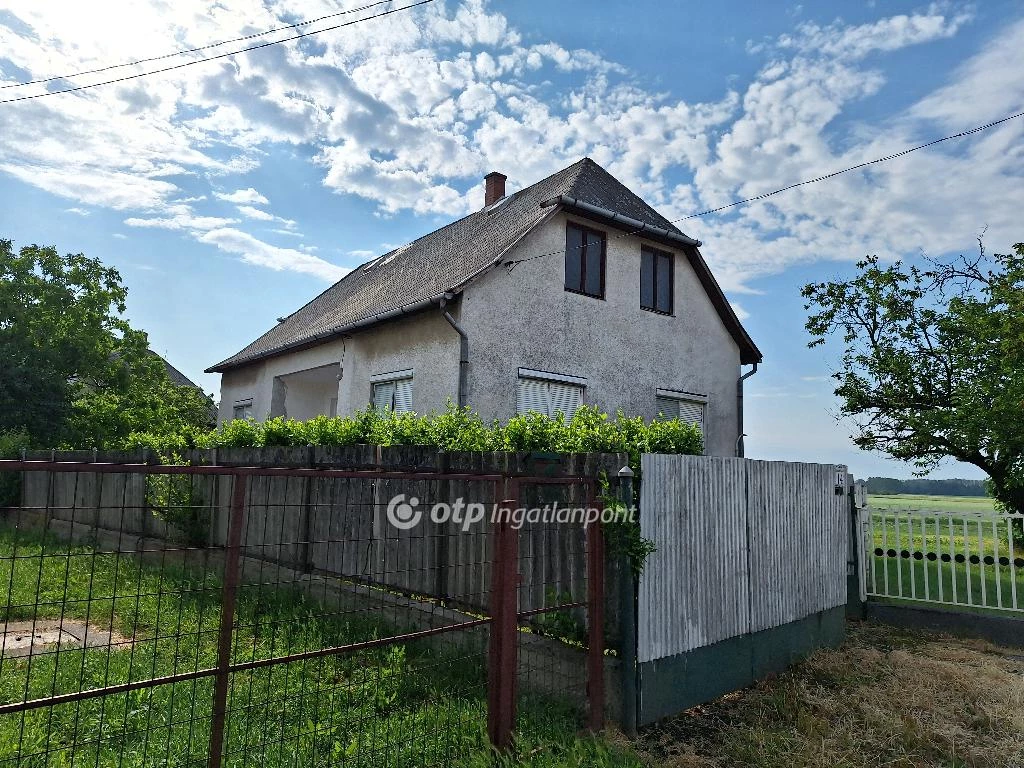 For sale house, Tiszaszőlős