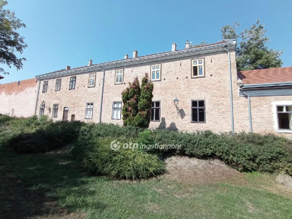 For sale brick flat, Szécsény