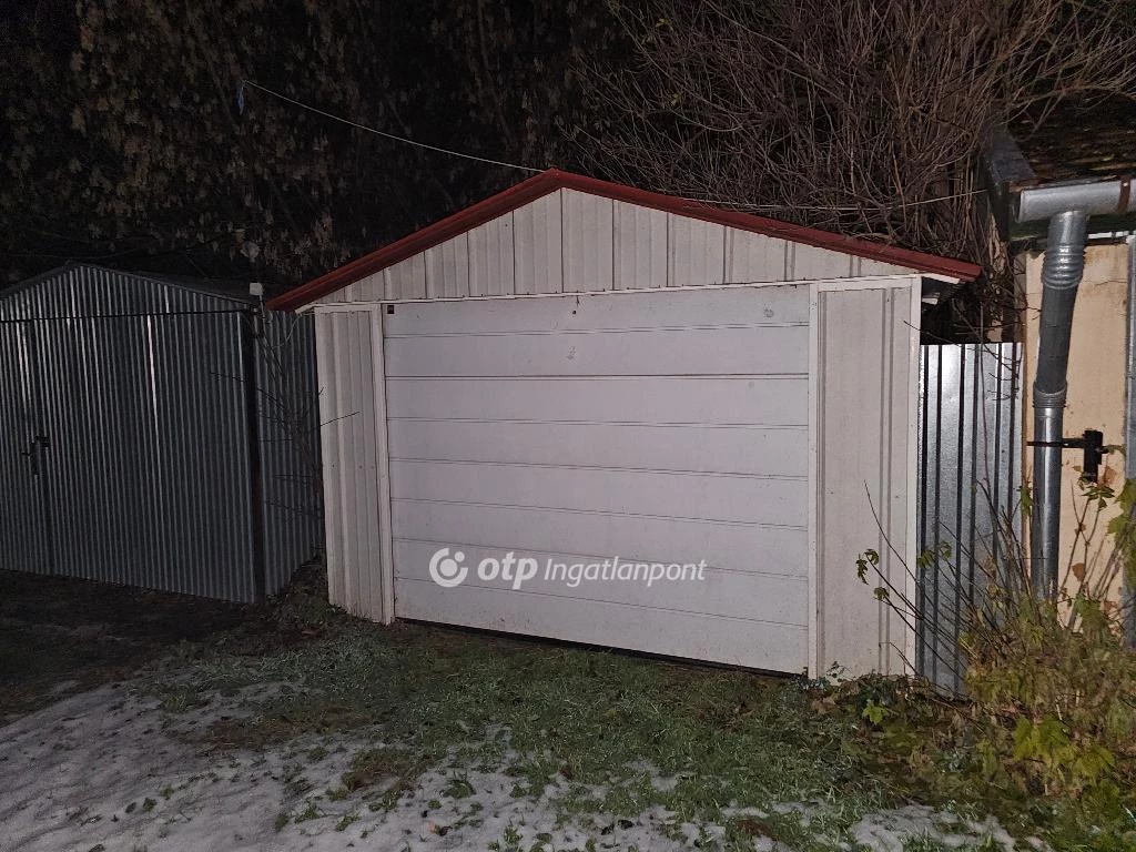 Eladó Lakás, Kisújszállás