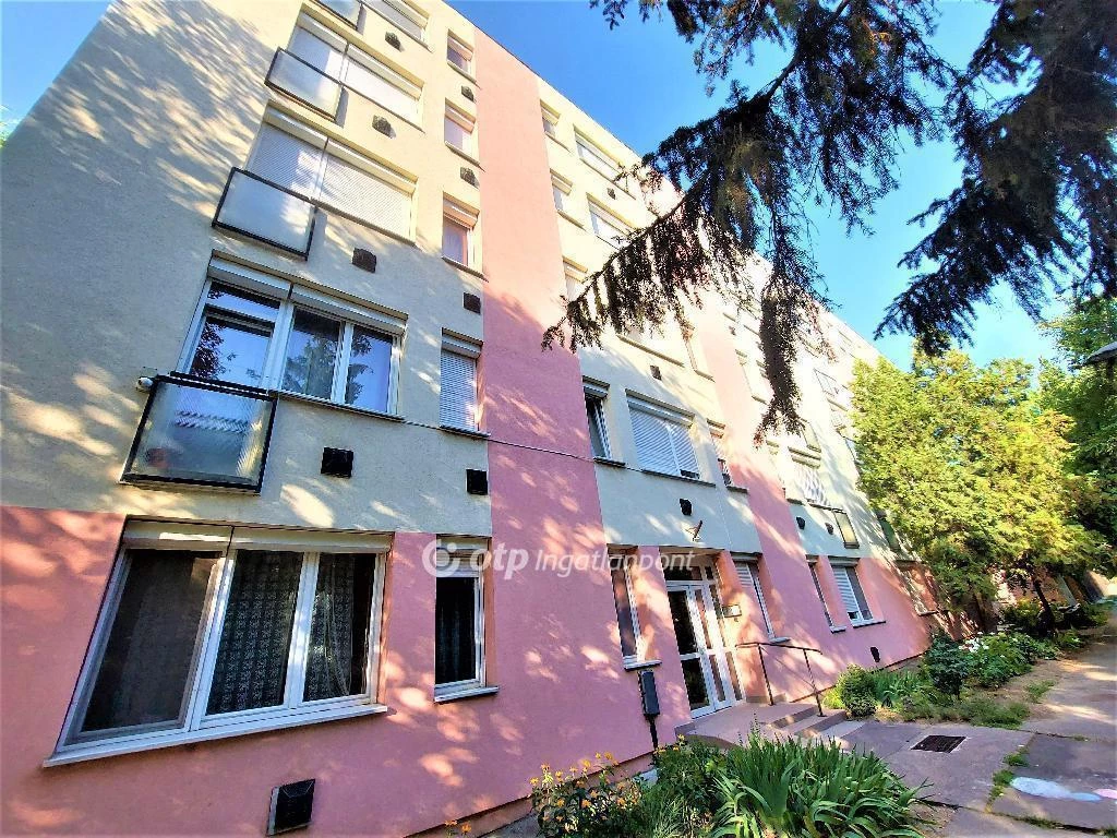Eladó Lakás, Szolnok