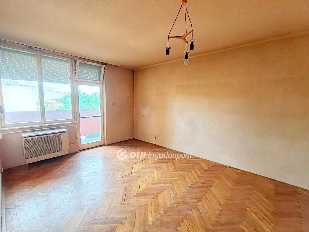 For sale brick flat, Kisújszállás