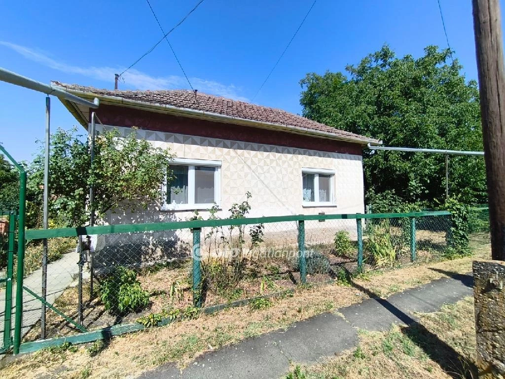 Eladó Ház, Hunya
