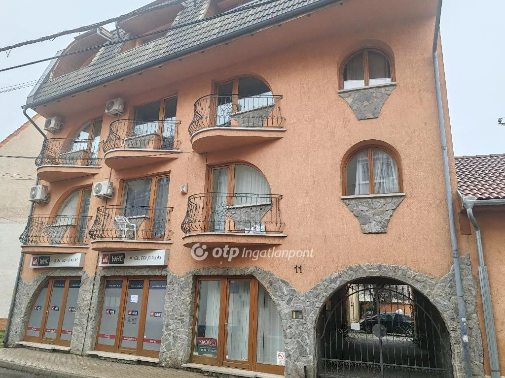 Eladó Ház, Szolnok