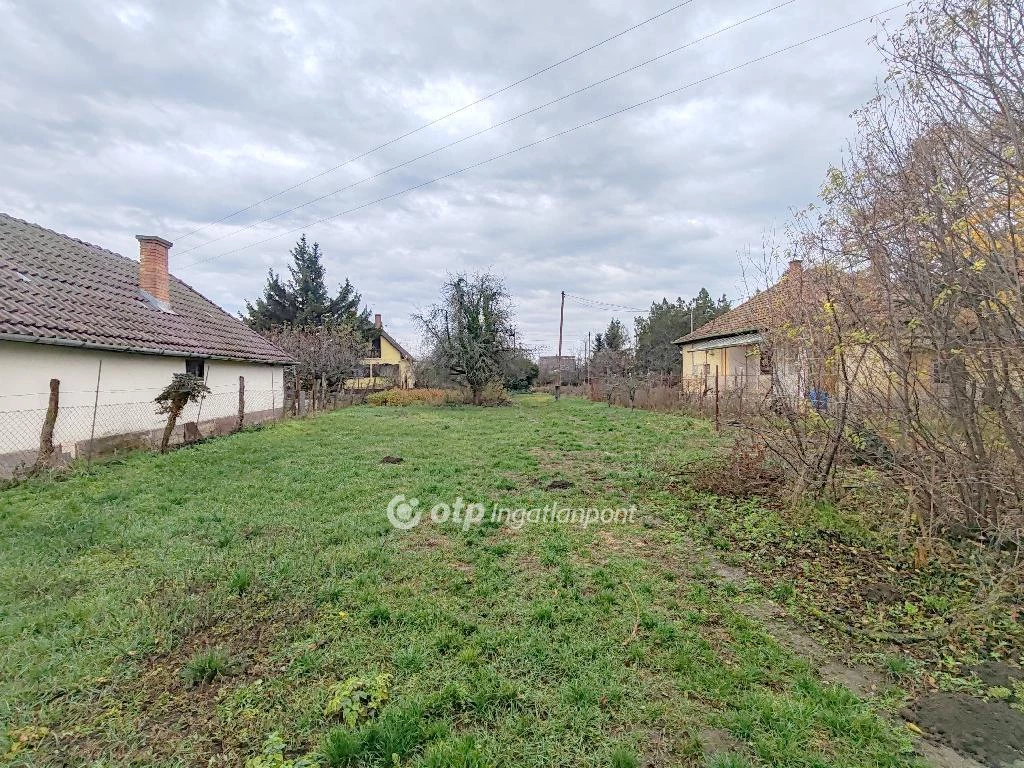 Eladó Telek, Szolnok