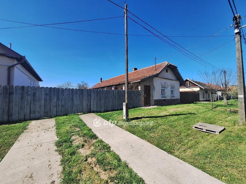 Eladó Ház, Körösladány