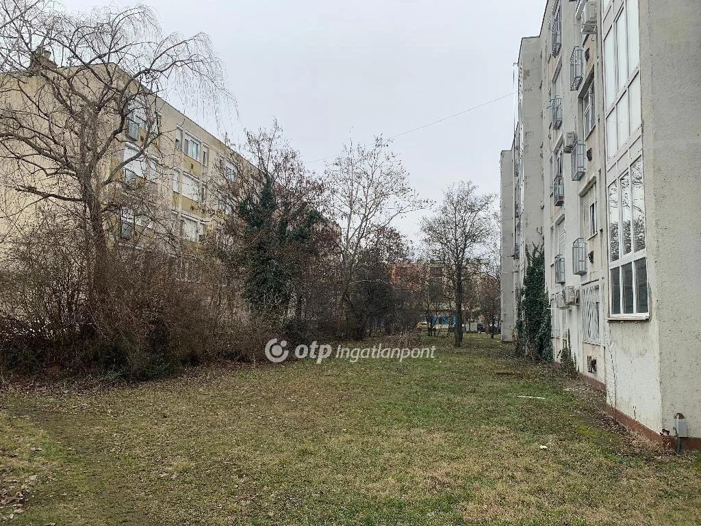 Eladó Lakás, Szolnok