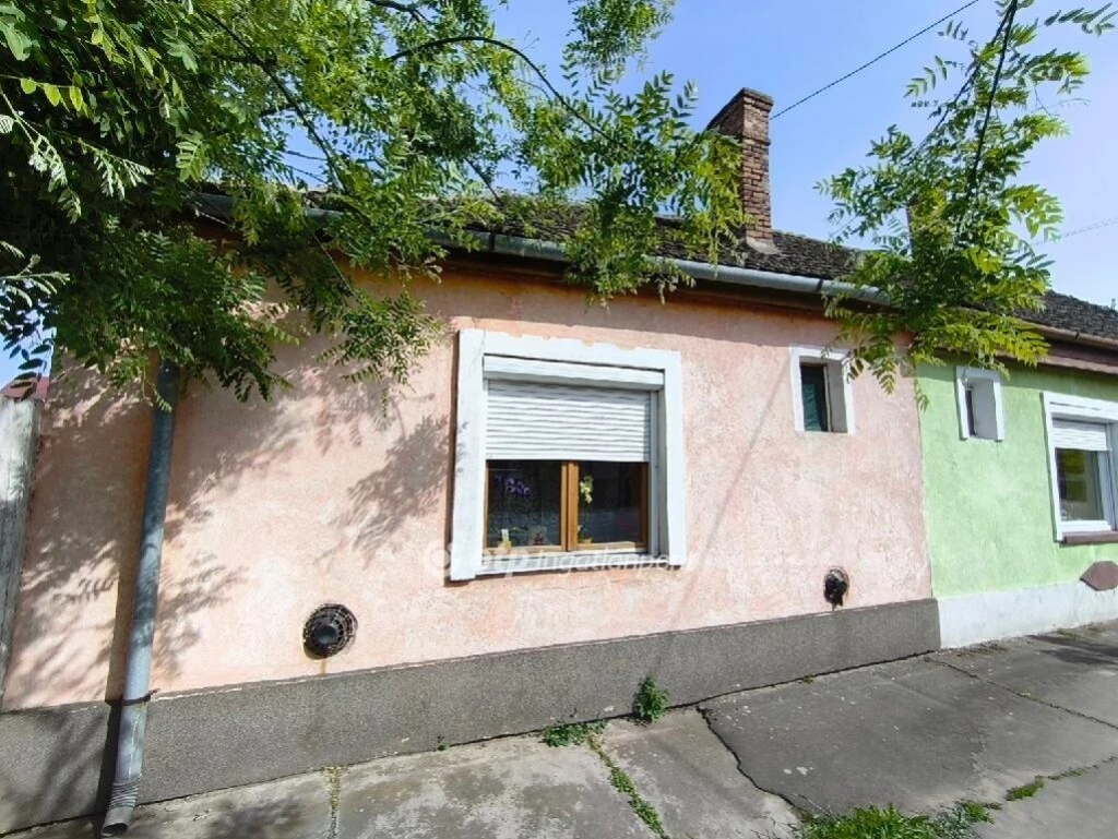 Eladó Lakás, Mezőberény