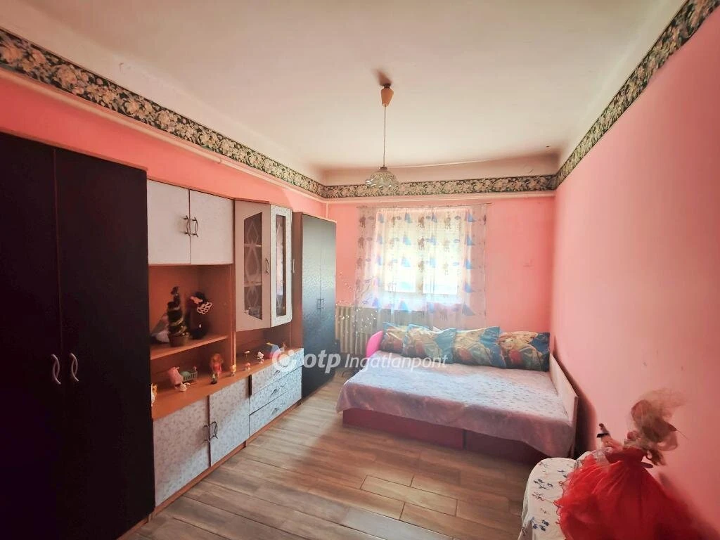 Eladó Ház, Kőtelek