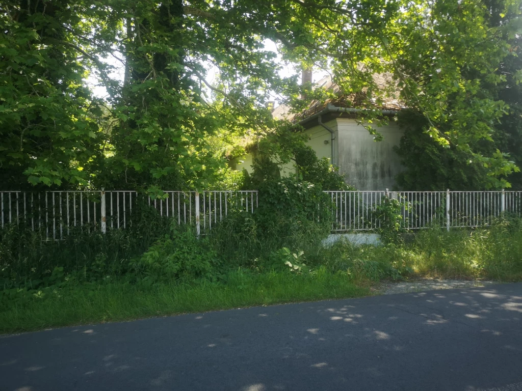 Eladó Nyaraló, Balatonfenyves Fenyvesi 330.000.000 Ft