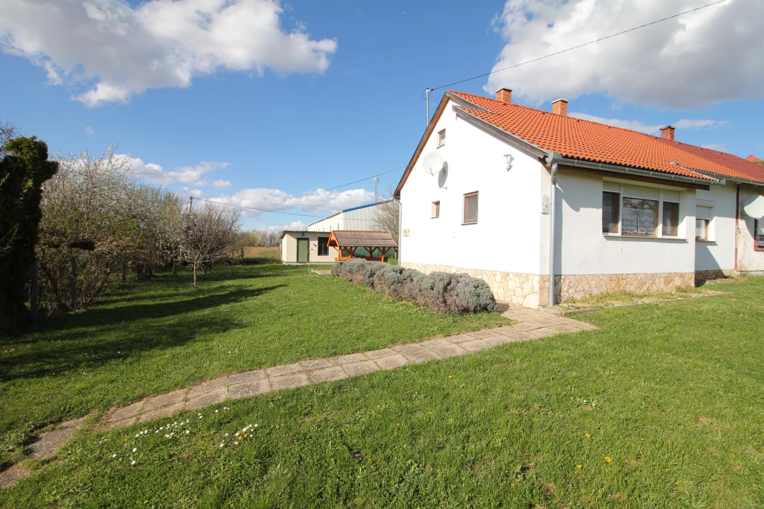 For sale semi-detached house, Mágocs