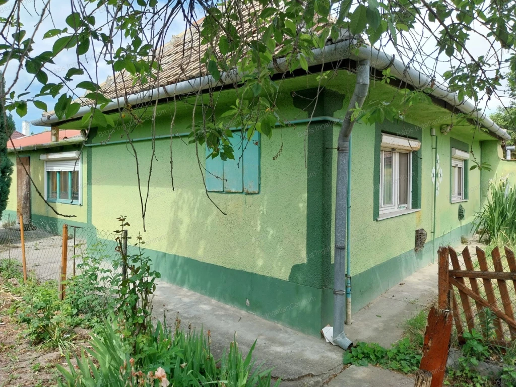 Kiskunhalason azonnal költözhető családi ház eladó