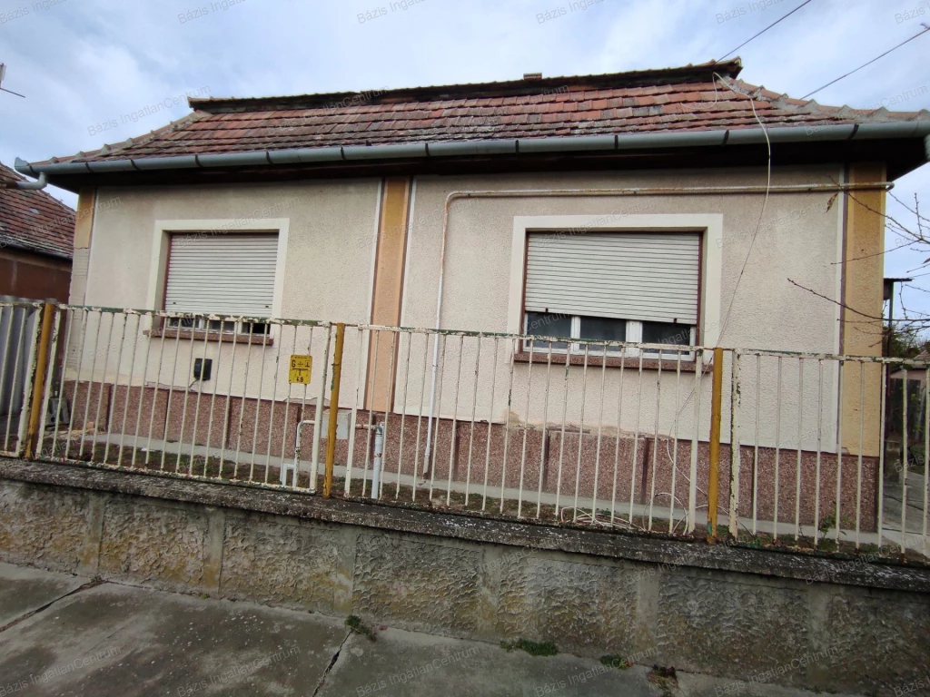 CSOK-ra alkalmas, 95 m2-es családi ház 2237 m2-es telekkel eladó Akasztón