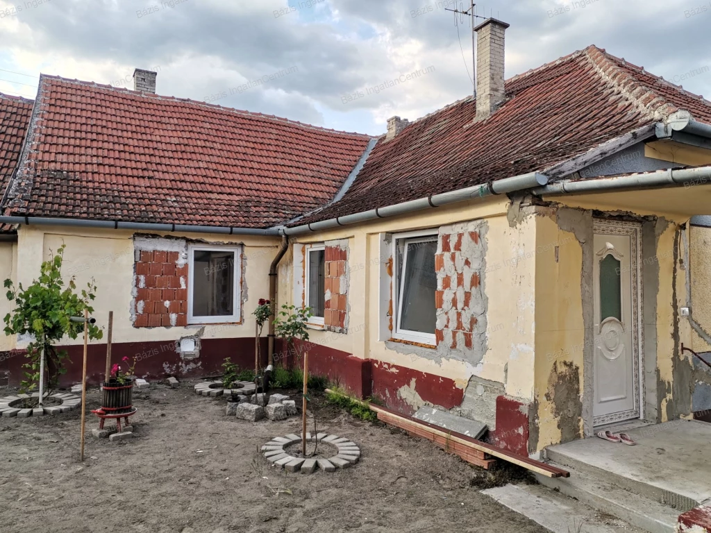 Kiskunhalas Tabán városrészben háromszobás ház eladó