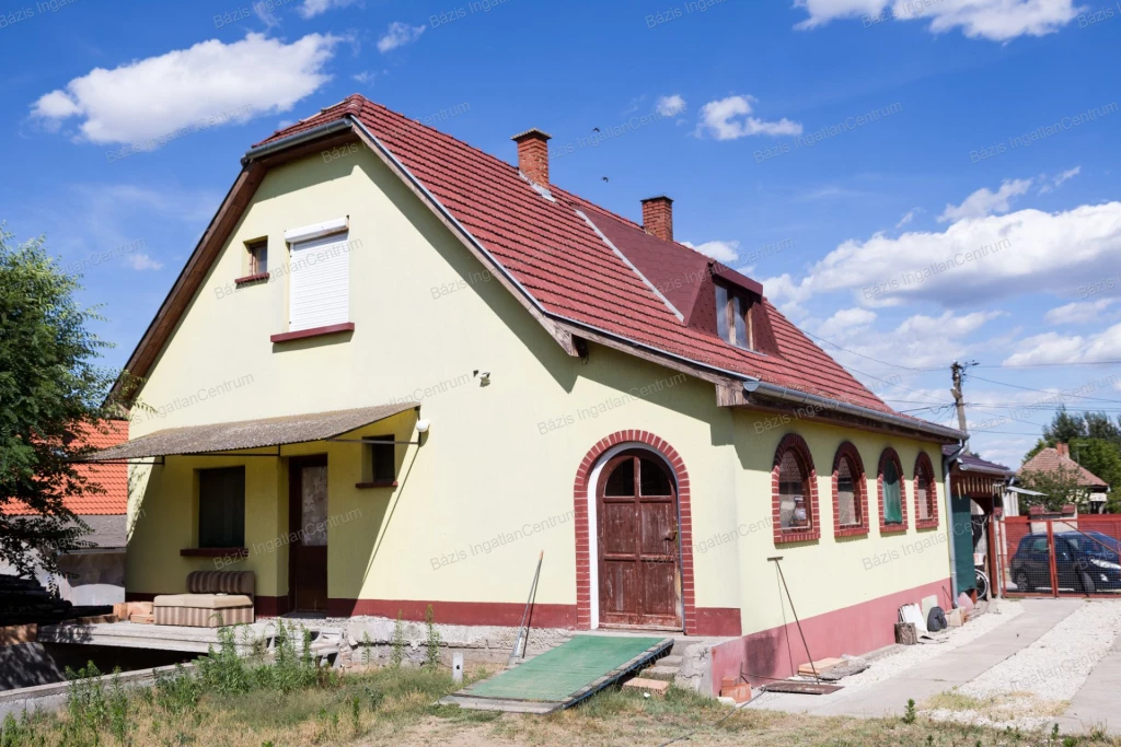 For sale house, Sükösd