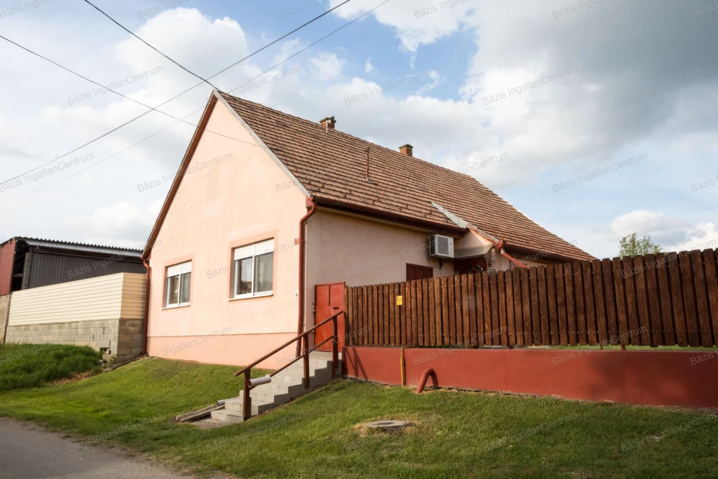 For sale house, Gara