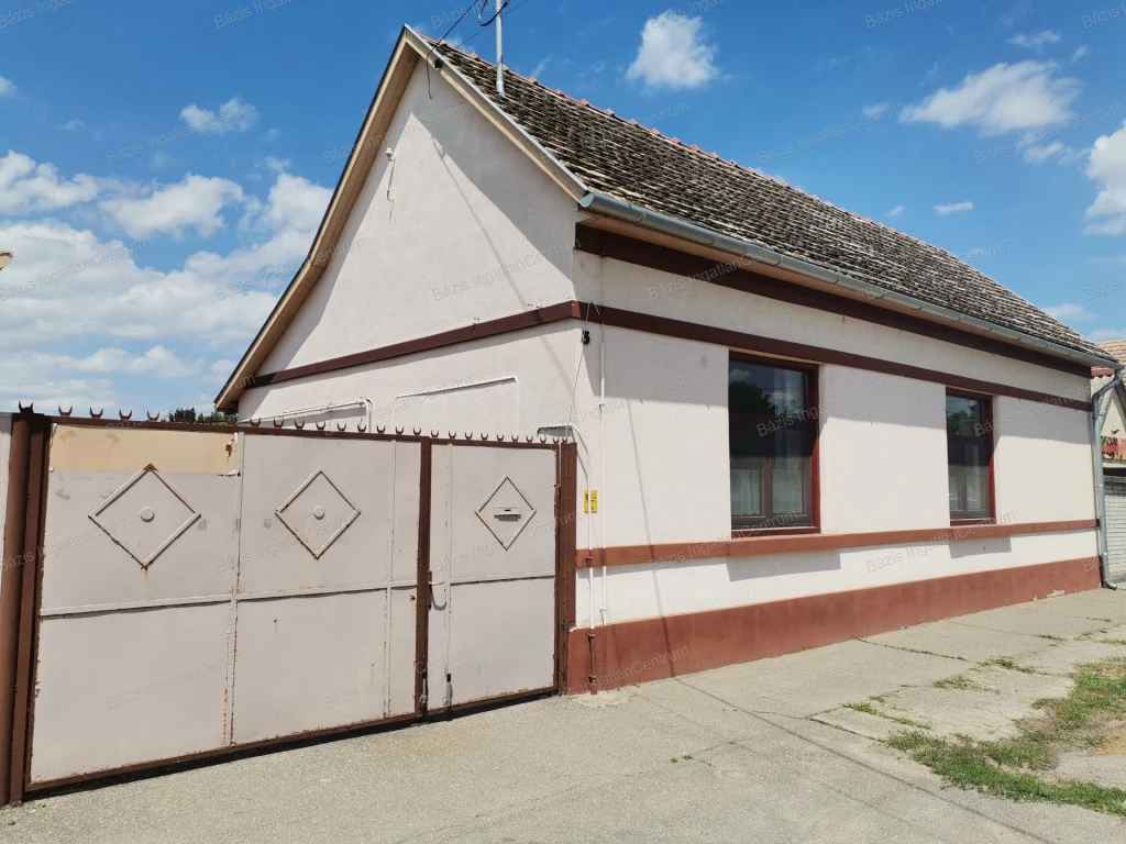 For sale house, Tázlár