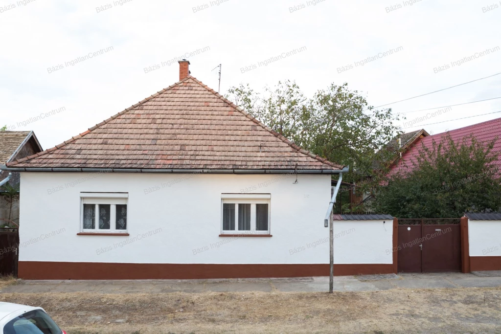 For sale house, Nagybaracska