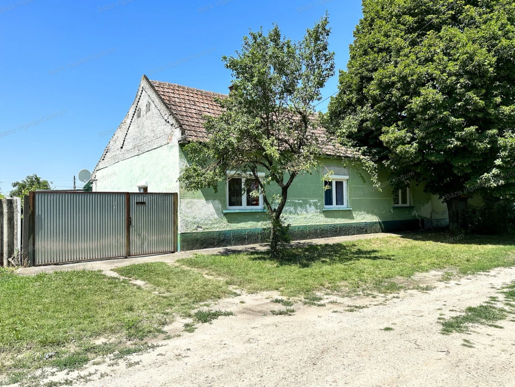 For sale house, Mélykút