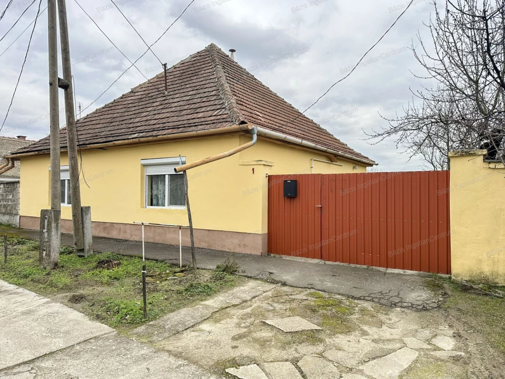 For sale house, Miske